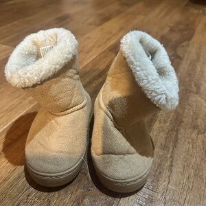Bebe kids Cozy Tan Suede Boots with Faux Fur Lining
